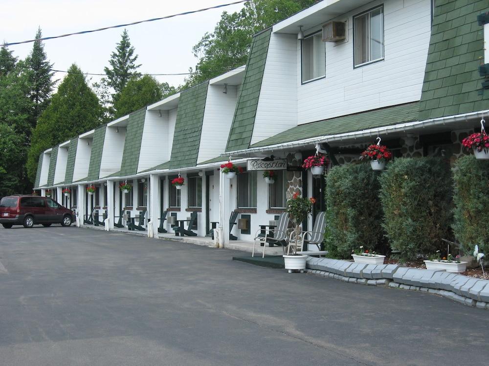 Le Saint-Adele Motel Sainte-Adèle Exterior foto